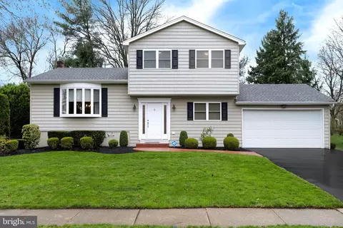 59 Wesleyan Dr, Hamilton, NJ 08690