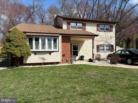 20 Peabody La, Hamilton, NJ 08619