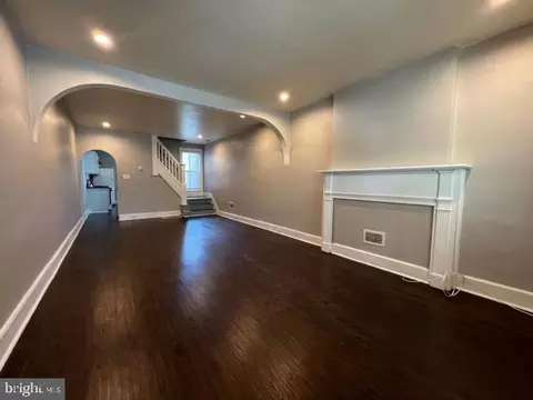 844 Plum St, Trenton, NJ 08638