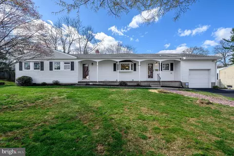 14 Temple Ter, Lawrenceville, NJ 08648