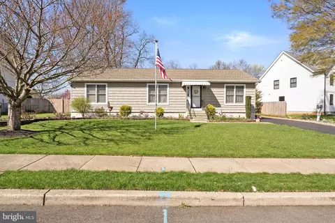 1 Zelley Ave, Hamilton, NJ 08620