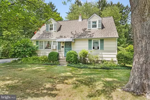 134 W Broad St, Hopewell, NJ 08525