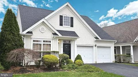 48 Rainflower Ln, Princeton Junction, NJ 08550