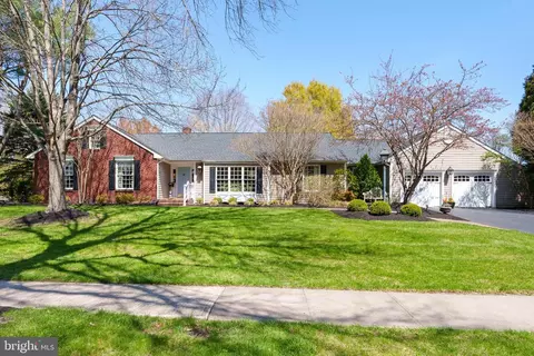 19 Davenport Dr, Princeton Junction, NJ 08550