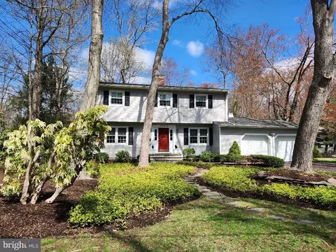 20 Pine Knoll Dr, Lawrenceville, NJ 08648