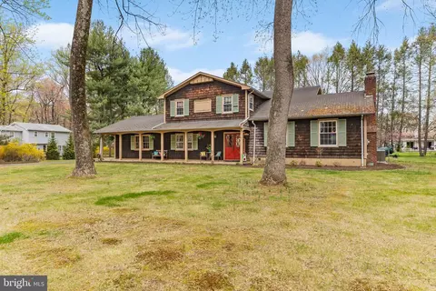 16 Sunset Rd, Lawrenceville, NJ 08648