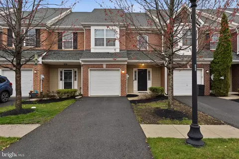 6 Flagger Ln, Hamilton, NJ 08619