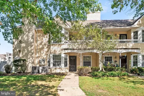 1 Huber Ct, Hightstown, NJ 08520