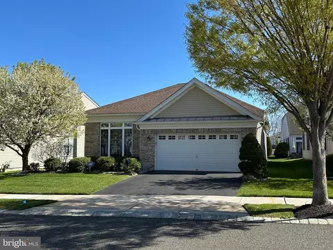 35 Galileo Dr, Cranbury, NJ 08512