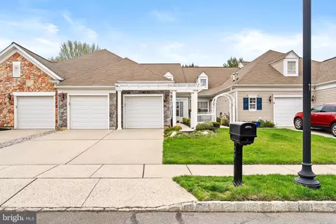 29 Sparrow Dr, Hamilton, NJ 08690
