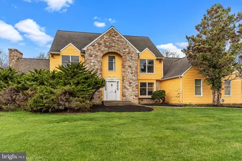 29 Foxcroft Dr, Princeton, NJ 08540