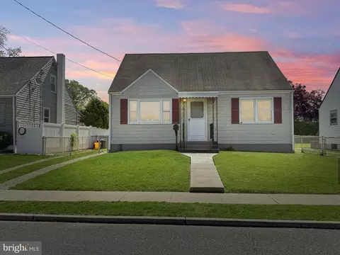 75 Unwin Dr, Hamilton, NJ 08610