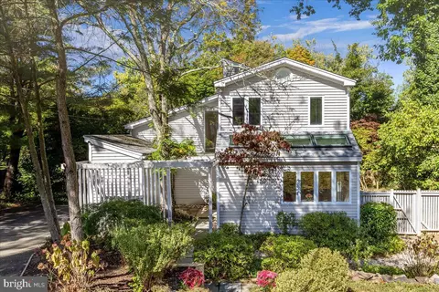 14 Wheatsheaf Ln, Princeton, NJ 08540
