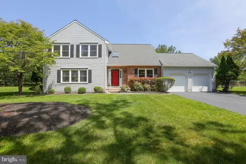 13 Wellesley Ct, Princeton Junction, NJ 08550