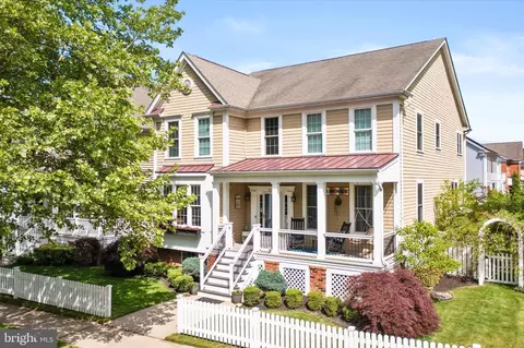 1130 Lake Dr E, Robbinsville, NJ 08691