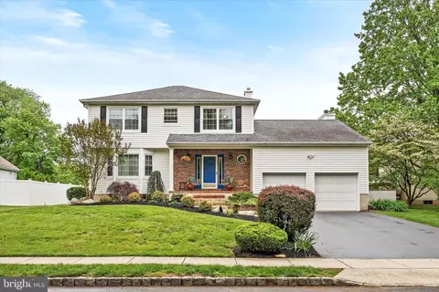6 Pannick Dr, Hamilton, NJ 08610