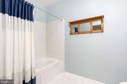 Bath - 28 Kyle Way, Ewing, NJ 08628 photo 2 of 3