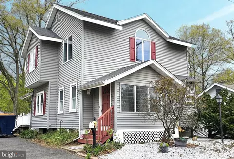 209 Hutchinson St, Hightstown, NJ 08520