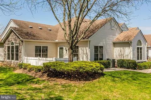 92 Traditions Way, Lawrence Township, NJ 08648