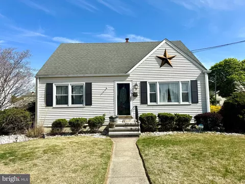 19 Rotunda Dr, Hamilton, NJ 08610