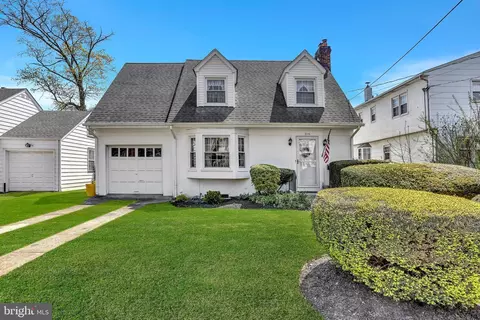 316 W Park Ave, Hamilton, NJ 08610