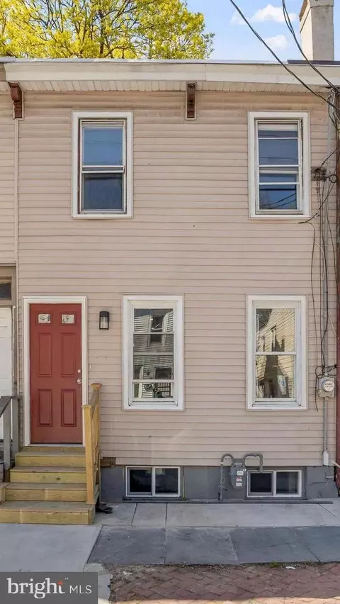 69 Spring St, Trenton, NJ 08618