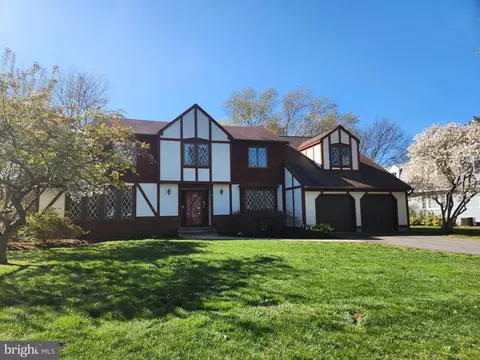 4 Ivy Glen Ln, Lawrenceville, NJ 08648