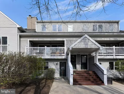 23 Academy Ct, Pennington, NJ 08534