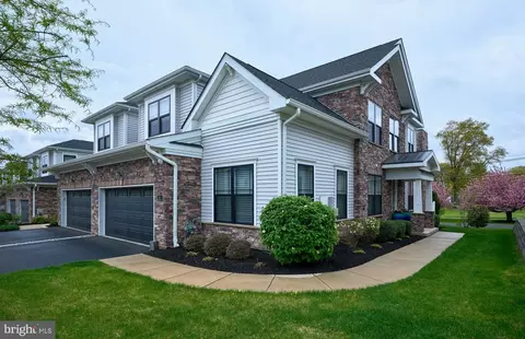 14 Dogleg Ln, Lawrence Township, NJ 08648