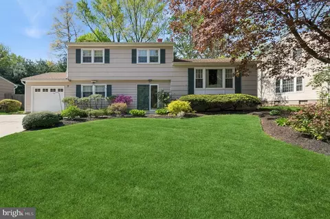 7 Darrah La E, Lawrenceville, NJ 08648