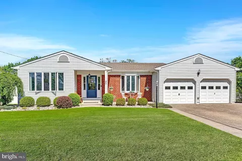 20 Wolfpack Rd, Hamilton, NJ 08619