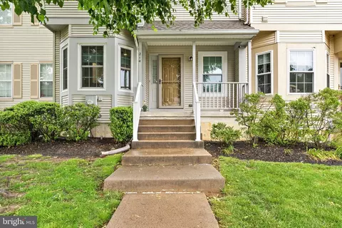 214 Waverly Ct, Trenton, NJ 08691