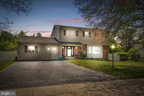 411 Flock Rd, Hamilton, NJ 08619