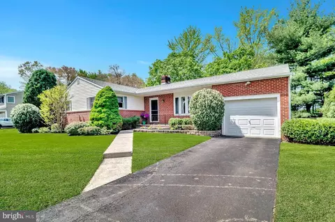12 Windsor Dr, Princeton Junction, NJ 08550