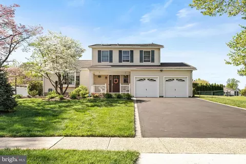 1111 Estates Blvd, Hamilton, NJ 08690