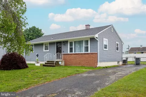 29 Kerr Dr, Hamilton, NJ 08610