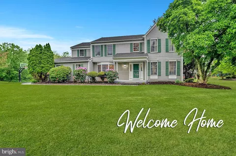 2 Putnam Ct, Princeton Junction, NJ 08550