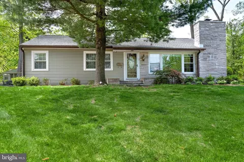 Exterior - 5 White Beech Ct, Ewing, NJ 08618 photo 2 of 7