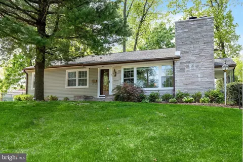 5 White Beech Ct, Ewing, NJ 08618