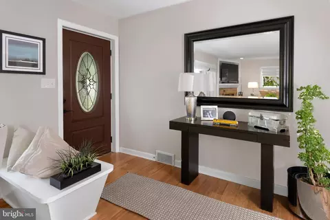 Entry Way - 5 White Beech Ct, Ewing, NJ 08618 photo 1 of 2