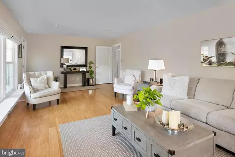 Living - 5 White Beech Ct, Ewing, NJ 08618 photo 2 of 2