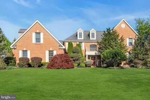 14 Sparrow Dr, Princeton Junction, NJ 08550