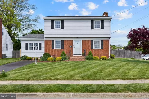 12 Mario Dr, Hamilton, NJ 08690