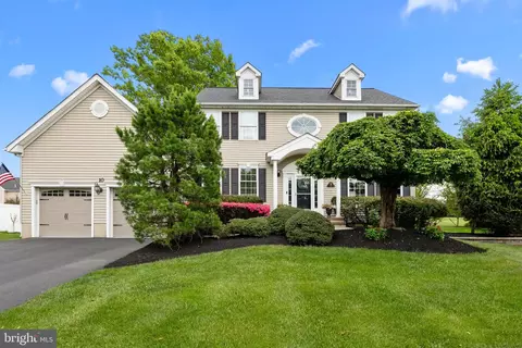 10 Carriage Ct, East Windsor, NJ 08520
