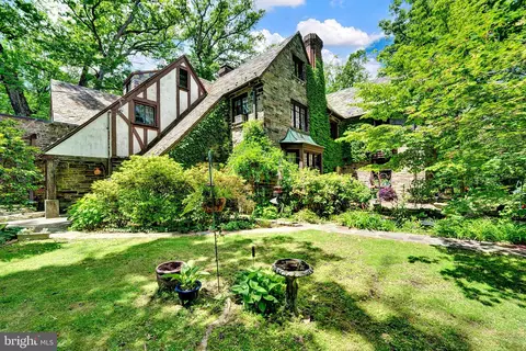 218 Parkside Ave, Trenton, NJ 08618