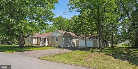562 Washington Ave, Ewing, NJ 08628