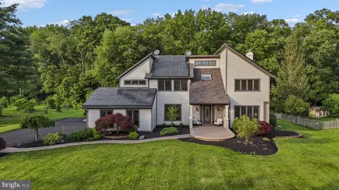 18 Haskel Dr, West Windsor, NJ 08550