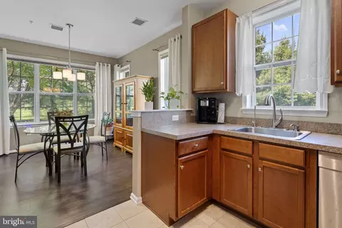 218 Timberlake Dr, Ewing, NJ 08618