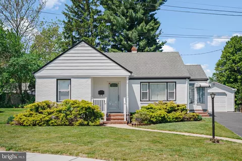 355 Agabiti Ct, Hamilton, NJ 08610