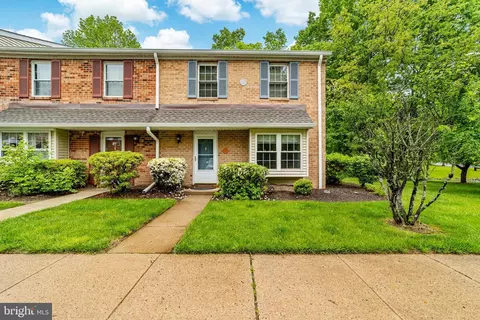 11 Oleander Ct, Lawrenceville, NJ 08648